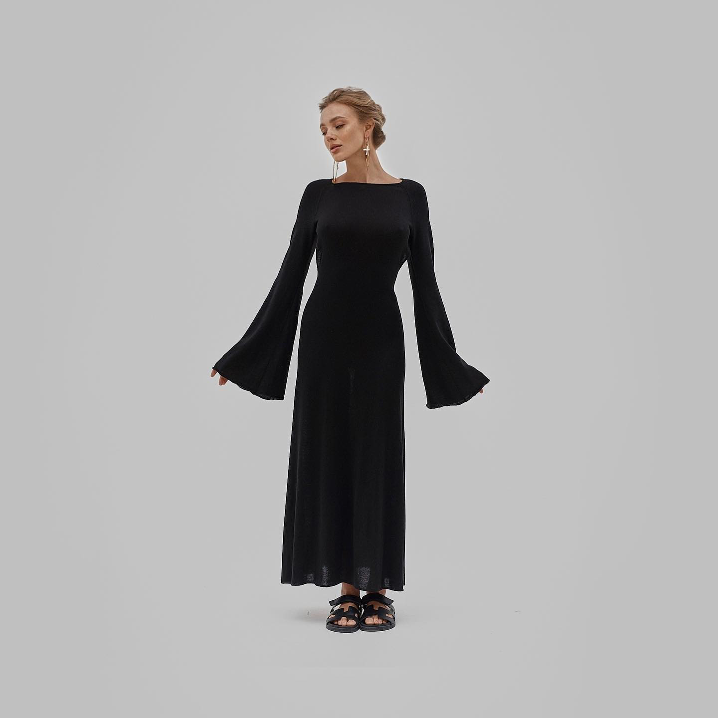 Alluring her knit Dress in Black