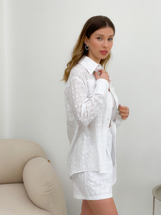 Flower embroidered shirt in White